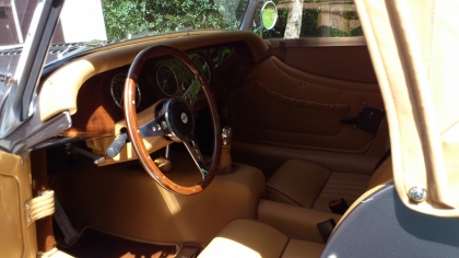 nettoyage intérieur voiture de prestige