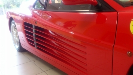 Nettoyage lustrage ferrari